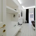 Bed & Breakfast Town House Fontana Di Trevi 4*