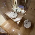 Town House Fontana Di Trevi Bed & Breakfast 4*