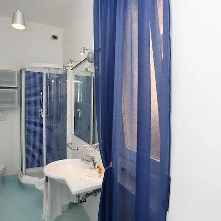 Town House Fontana Di Trevi 3* Rom