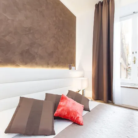 タウンハウス フォンタナ ディ トレビ ベッド・アンド・ブレックファスト 4*