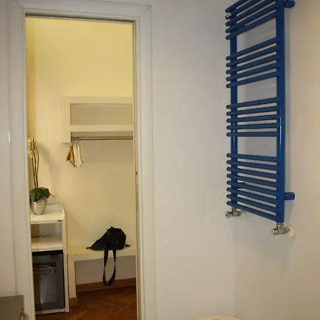 ベッド・アンド・ブレックファスト タウンハウス フォンタナ ディ トレビ 4*