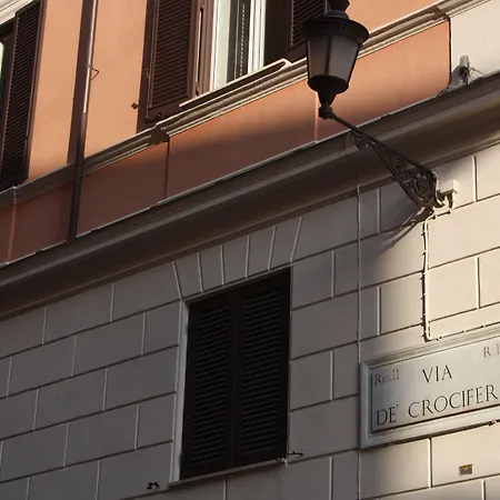 タウンハウス フォンタナ ディ トレビ ベッド・アンド・ブレックファスト 4*