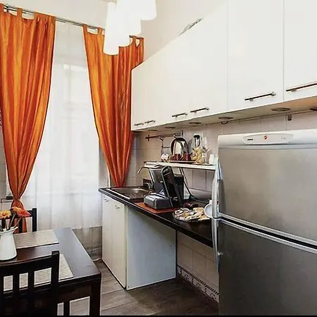 タウンハウス フォンタナ ディ トレビ 4* ローマ