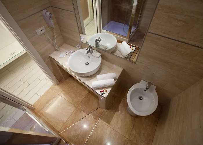 Town House Fontana Di Trevi לינה וארוחת בוקר 4*