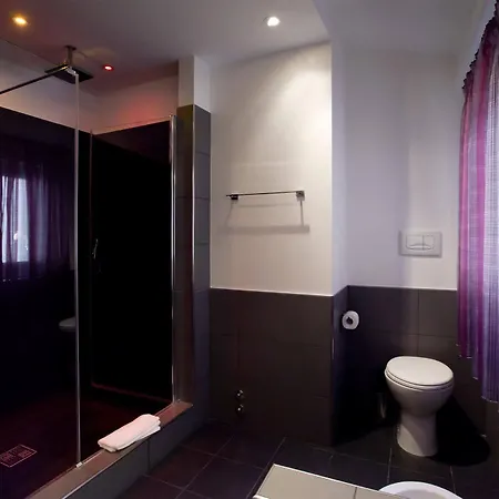 Town House Fontana Di Trevi Couette-café 3*