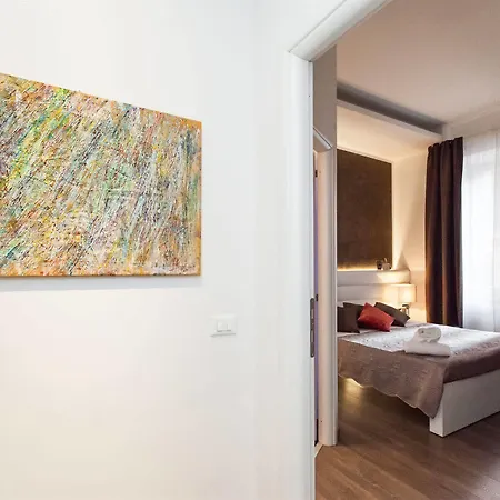 Couette-café Town House Fontana Di Trevi 3*
